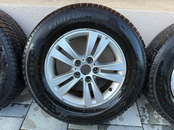 KIA Sportage 215/70 R16 - 4