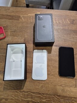 Predám iPhone Space Grey 11 Pro 256 - 4