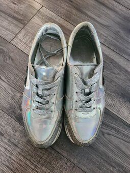 Metalické sneakersy Karl Lagerfeld - 4