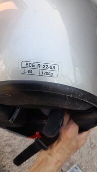 Helmy 50eur/kus, topánky 150eur - 4
