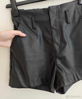 Dámske nové čierne koženkové kraťasy, vysoký pás (H&M) - 4