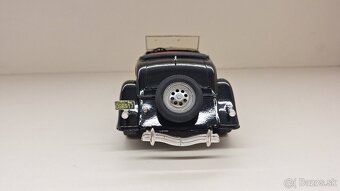 1:18 - 1:19 FORD V8 ROADSTER - 4