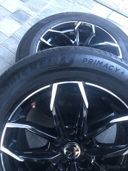 Predám pneumatiky 215/65 R17 4 kusy na diskoch - 4