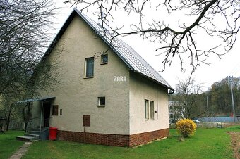 Margecany: 4 izbový tehlový rodinný dom na pozemku 1076 m2 - 4