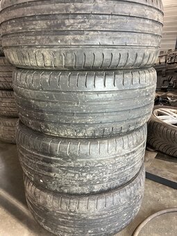 Predam 4x letné nokian 225/40 R18 - 4