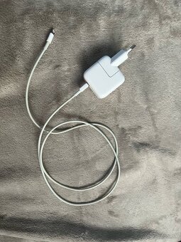 iPad 6.generacie 32Gb + kryt + nabíjačka - 4