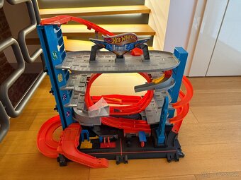 HotWheels + hračky - 4