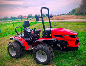 Malotraktor AGT 1060-SVAHOVÝ SPECIÁL, otoč. pracoviště, 56HP - 4
