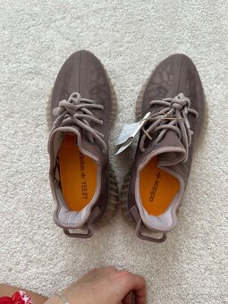 Yeezy Boost 350 V2 Mono Mist - 4