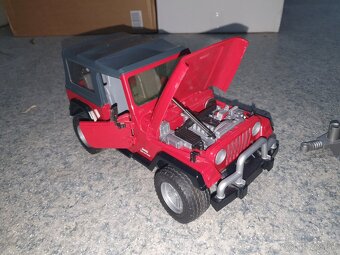 Bruder Jeep s prepravnikom na kone - 4