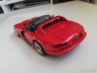 1:18 DODGE Viper , cervena BBurago - 4