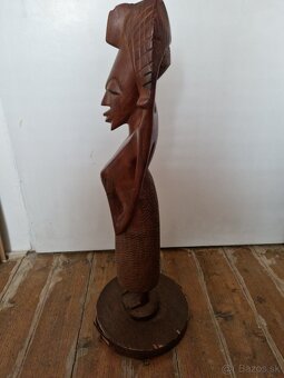 Vyřezávaná africká žena - 4