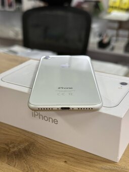 iPhone 8 silver 64GB - 4