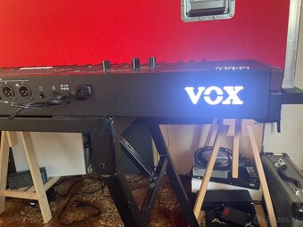 Vox Continental 73 BK + case - 4