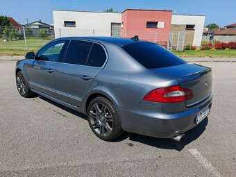 Škoda Superb 3.6 V6 - 4