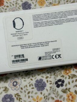 Apple Watch Series 7 - 41mm Midnight - 4