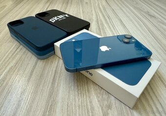 Predám iPhone 13 128GB – modrý, výborný stav - 4