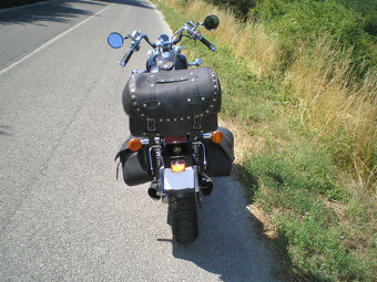 Suzuki Intruder VS 600 - 4