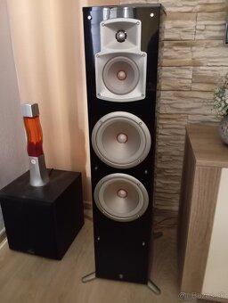 Yamaha NS 777 - 4