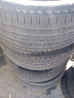 275/40 R22 Letne - 4
