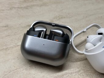 Samsung Galaxy Buds 3 Pro - 4