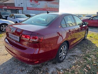 Volkswagen Jetta - 4