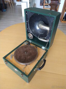 Kufríkový gramofón na kľuku Polyphon - 4