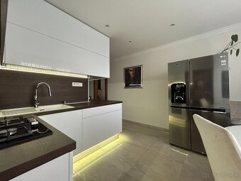 Štýlový 3 izbový byt v centre Galanty (štvrť SNP) - 4