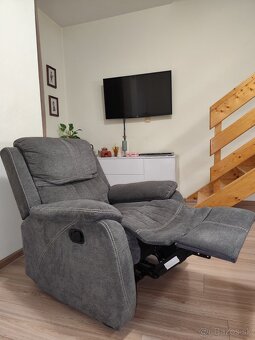 Rozkladacie sivé kreslo - 4