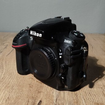 NIKON D800 s battery gripom - 4
