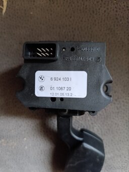 Podvolantovú páčku na BMW  E60 E61. - 4