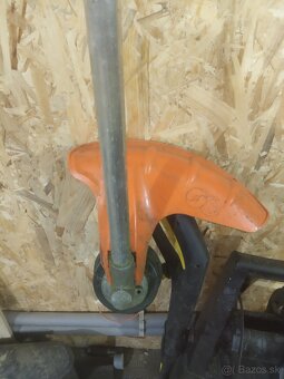 Krovinorez Stihl FS55 - 4