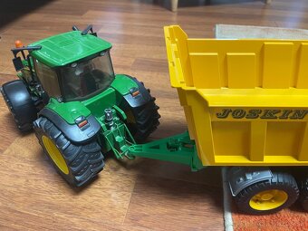 Bruder traktor John Deere a vlečka Joskin - 4