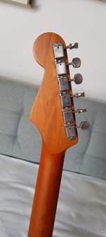 Stratocaster - 4