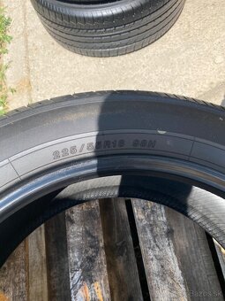 Letné Pneumatiky Yokohame BluEarth E70 225/55R18 - 4