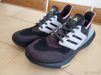 Damske bezecke tenisky ADIDAS Ultraboost. - 4