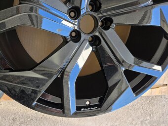 Audi RSQ8 - 4