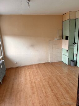 Predám v Detve 3 izbový byt zo 4 lodžiami - 4