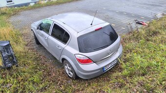 Opel Astra h - 4