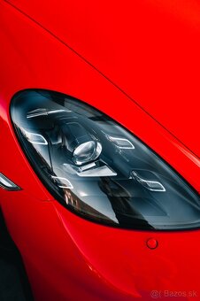 Porsche 718 Cayman GT4 - 4