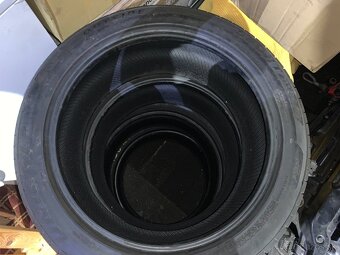 245/45 R19 Run Flat - 4