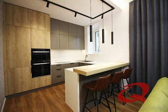 NADŠTANDARDNE VYBAVENÝ BYT V CENTRE MESTA,BEZ PROVÍZIE - 4