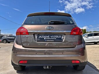 Kia Venga 1.4 CVVT M5 Zlatá Edícia +ŤAŽNÉ - 4