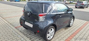 Toyota iQ 1,0 automat CVT max. - 4