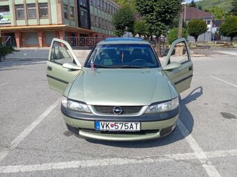 Opel Vectra 1.6 benzín - 4