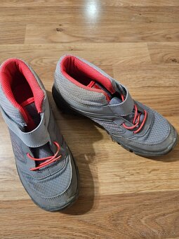 Turisticka dievčenska obuv DECATHLON - 4