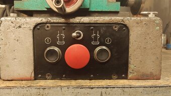 Stolová vŕtačka Komunaras 2m112 - 4