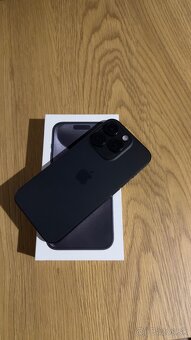 iPhone 15 Pro 256 GB - 4
