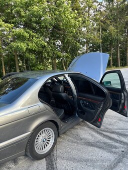 BMW E39 525i na náhradné diely - 4