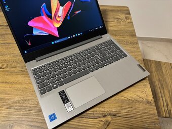 15.6"/Lenovo/4GB RAM DDR5/NvMe SSD 128GB/Intel HD 2GB - 4
